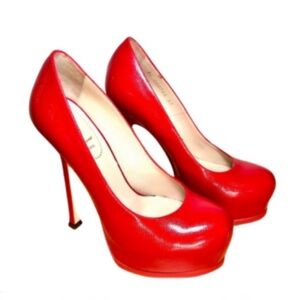 Yves Saint Laurent Vernigolf in Rubis Leather | 37